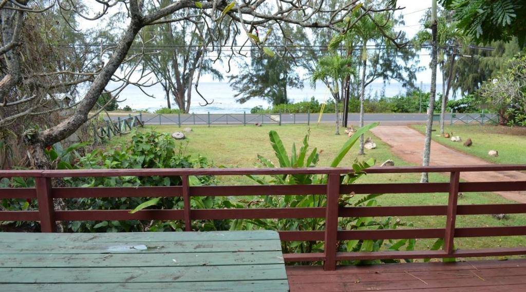 Backpackers Vacation Inn And Plantation Village Pupukea Esterno foto
